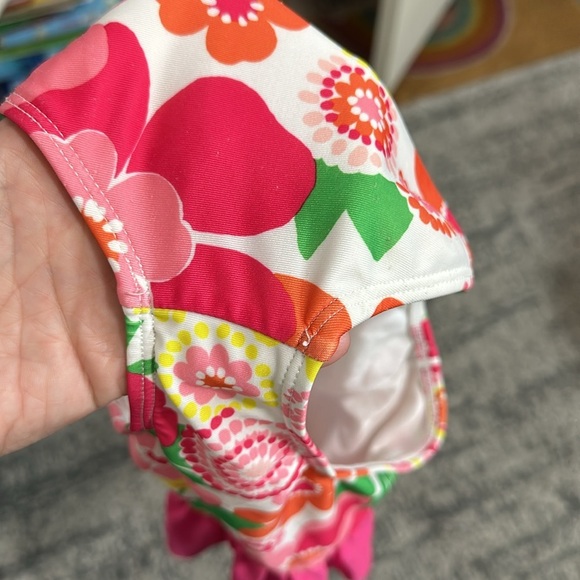 Gymboree one piece - Picture 3 of 3